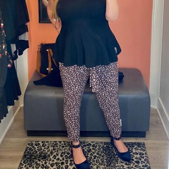 🐆 NEW Torrid Purple Leopard Print Tapered Pant 3 - Picture 6 of 6